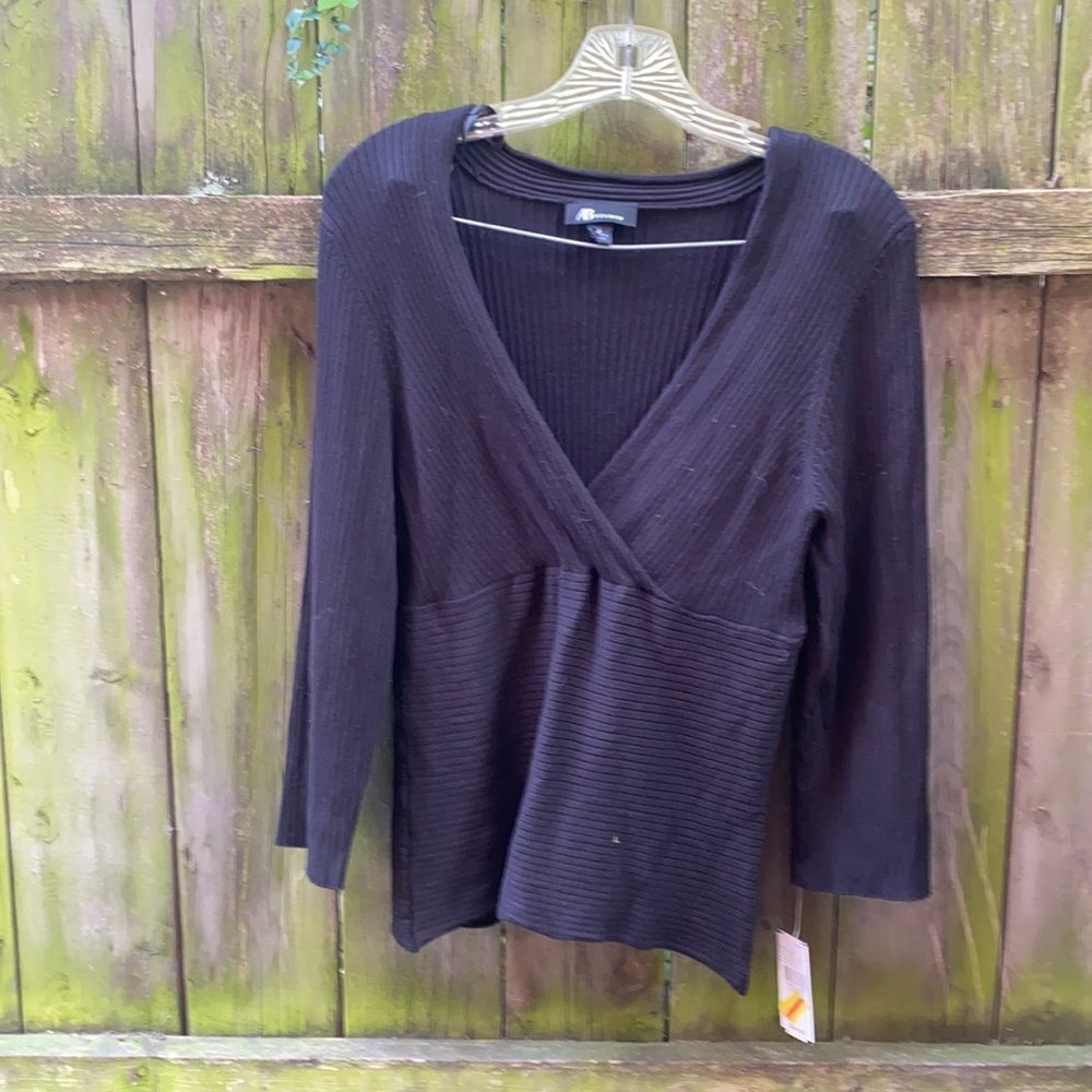 AB Studio sweater top sz. L NWT